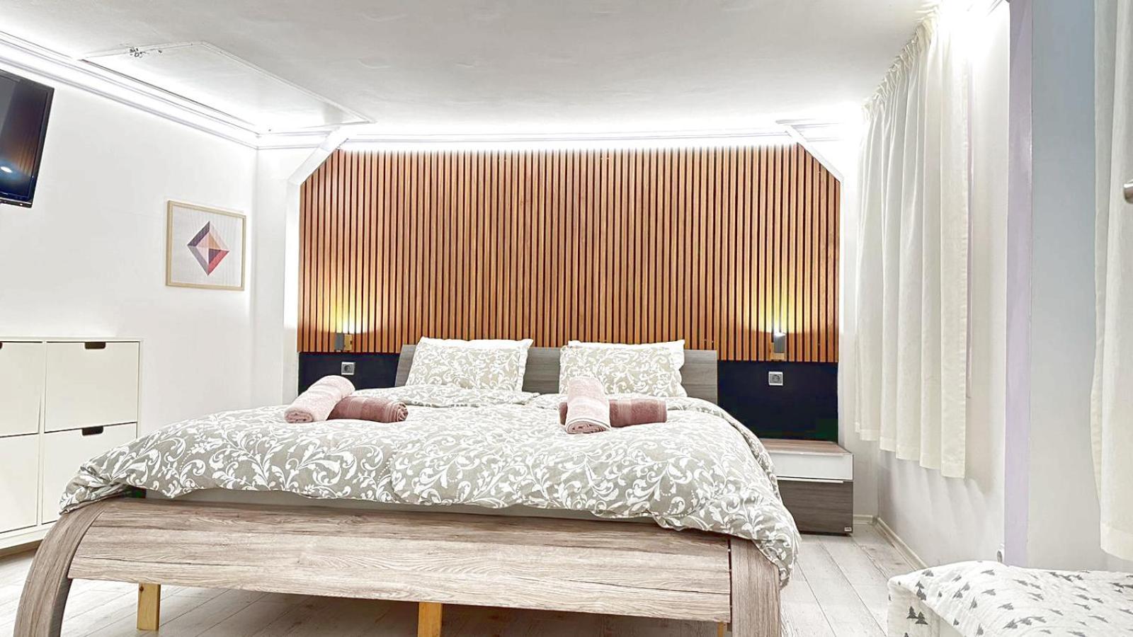 Yes, Yes! Lovely Apartment Good Amenities Budapest Center Экстерьер фото