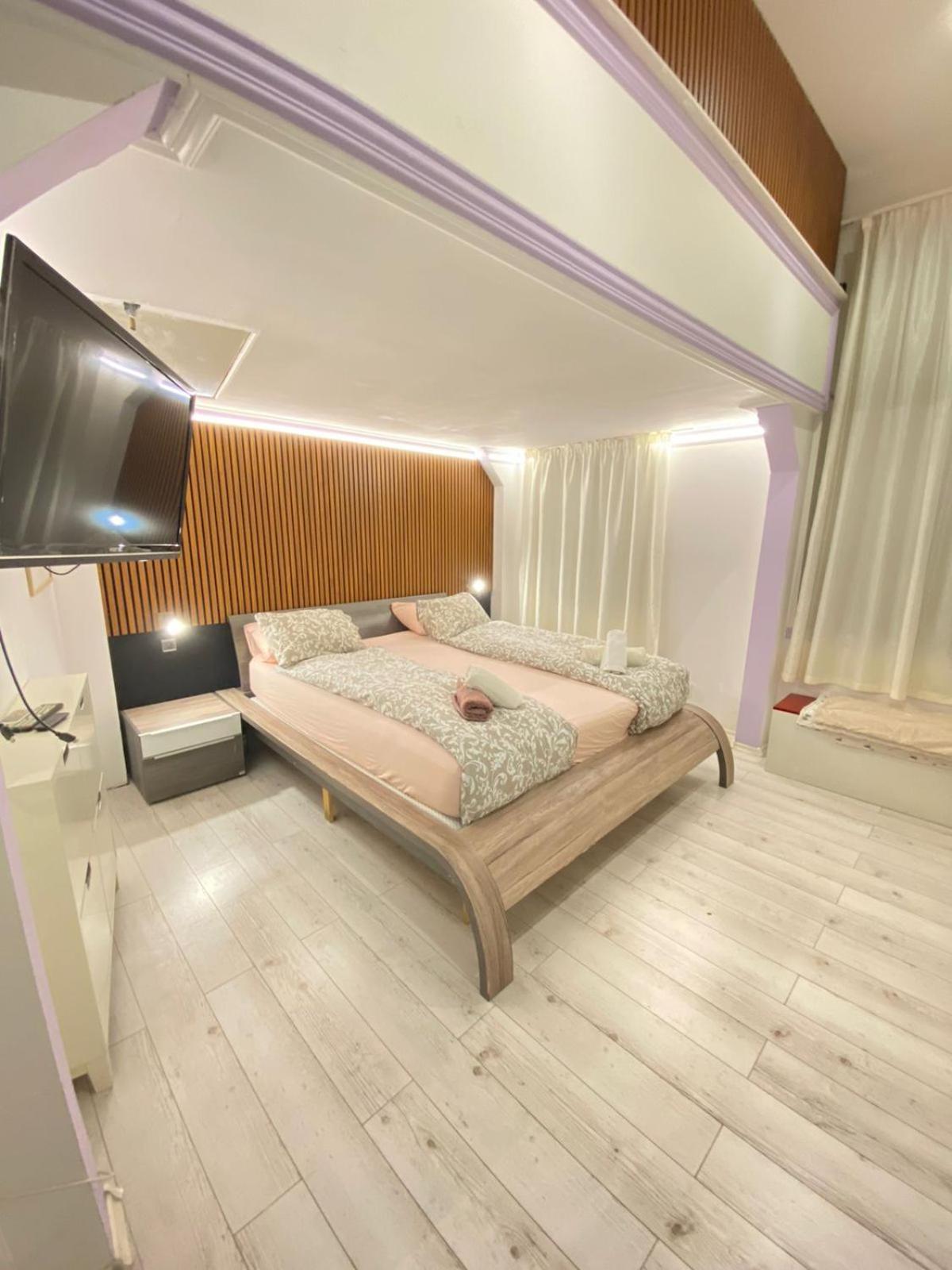 Yes, Yes! Lovely Apartment Good Amenities Budapest Center Экстерьер фото